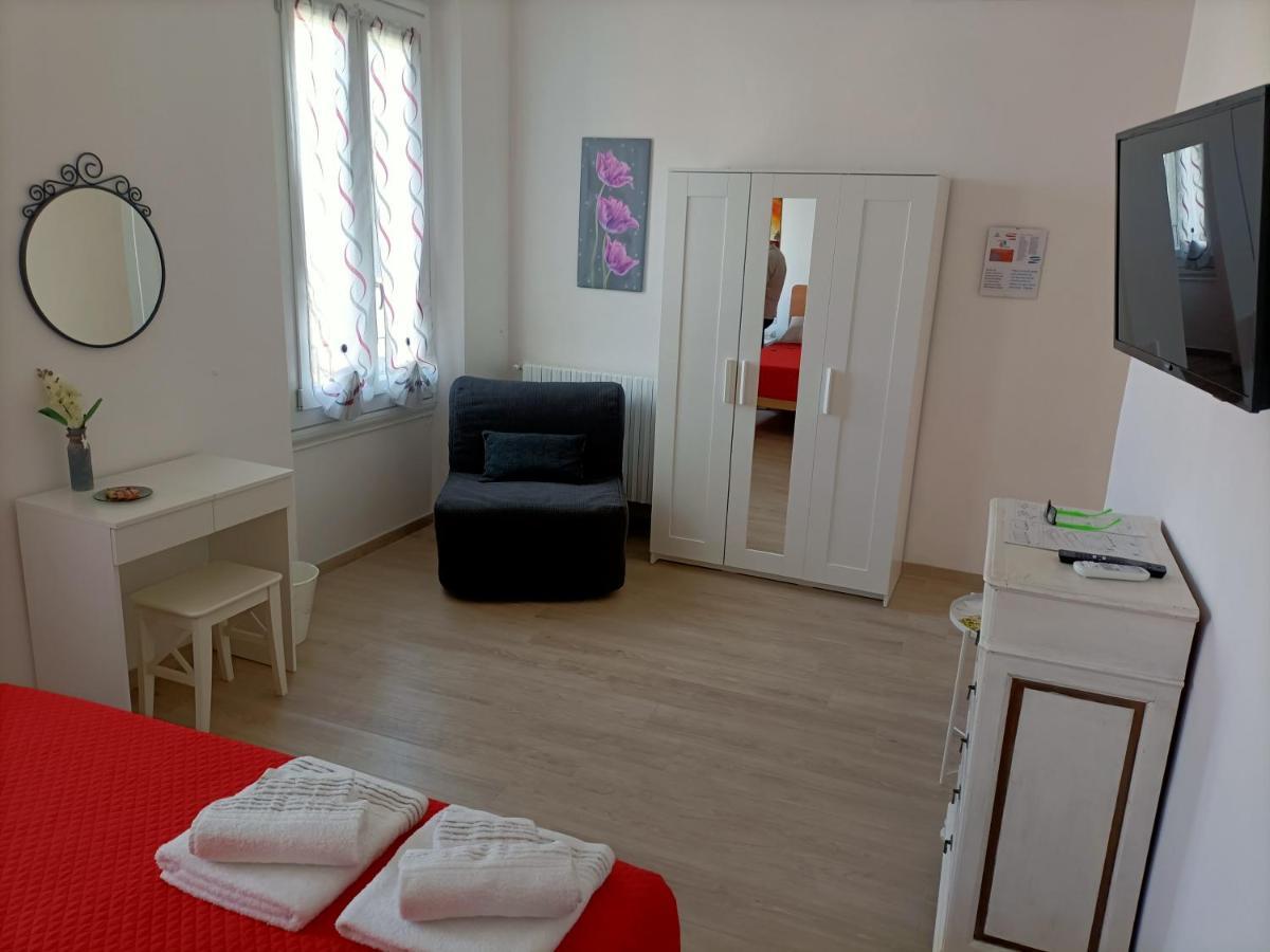 Affittacamere Il Chiostrino Guest House Firenze Bagian luar foto