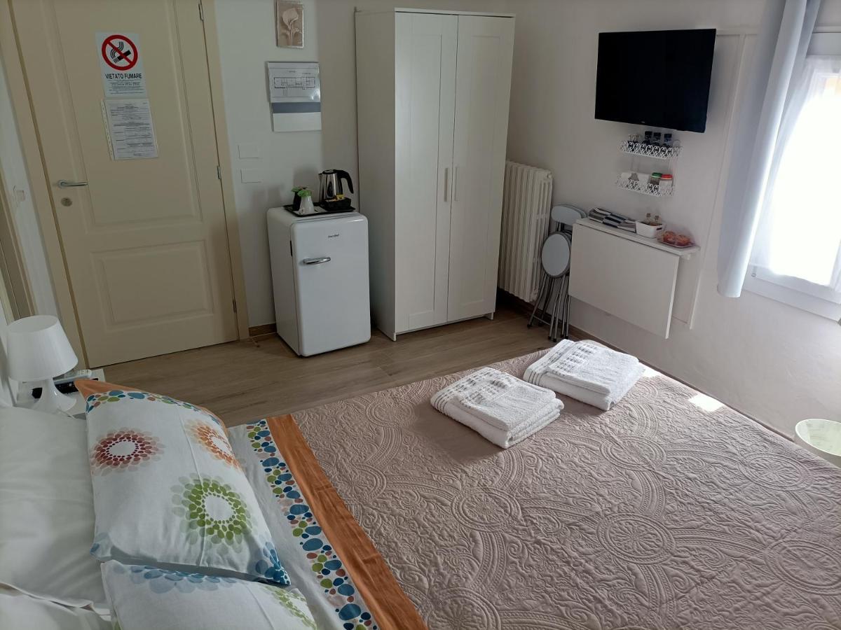 Affittacamere Il Chiostrino Guest House Firenze Bagian luar foto